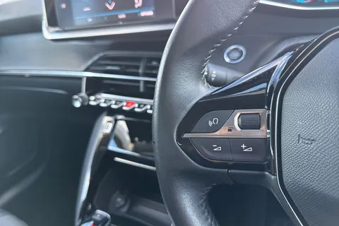 RV71HRL PEUGEOT e-208 50kWh Allure Premium Auto 5dr Thumbnail #40