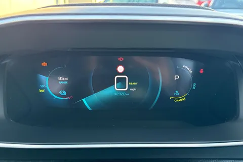 RV71HRL PEUGEOT e-208 50kWh Allure Premium Auto 5dr Thumbnail #44