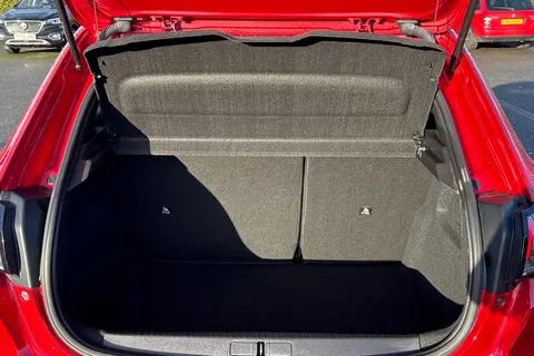 VU72OWE PEUGEOT e-208 50kWh Allure Premium + Auto 5dr (7kW Charger) Thumbnail #7