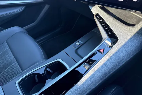 KM25WOY PEUGEOT 3008 1.2 HYBRID GT e-DSC6 Euro 6 (s/s) 5dr Thumbnail #23