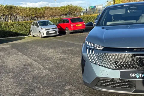 KM25WOY PEUGEOT 3008 1.2 HYBRID GT e-DSC6 Euro 6 (s/s) 5dr Thumbnail #25