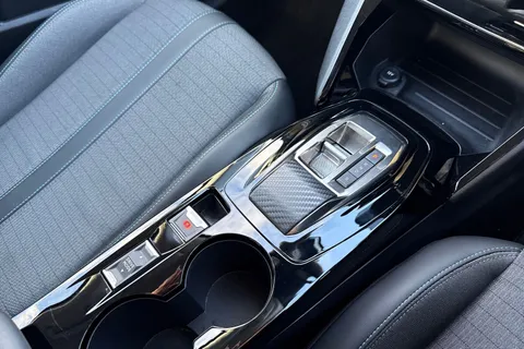 VU72OWE PEUGEOT e-208 50kWh Allure Premium + Auto 5dr (7kW Charger) Thumbnail #23