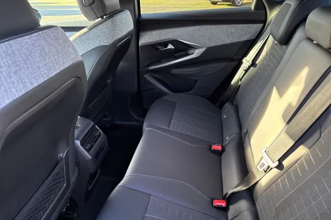 KM25WOY PEUGEOT 3008 1.2 HYBRID GT e-DSC6 Euro 6 (s/s) 5dr Thumbnail #30