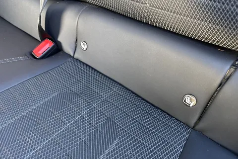 KM25WOY PEUGEOT 3008 1.2 HYBRID GT e-DSC6 Euro 6 (s/s) 5dr Thumbnail #31