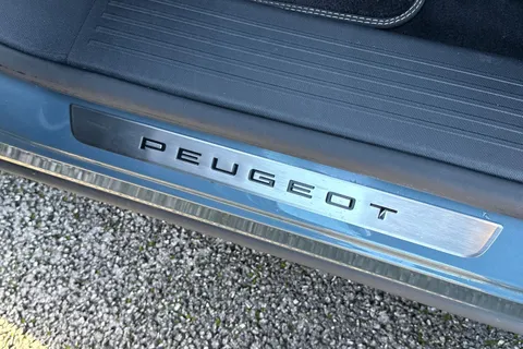 KM25WOY PEUGEOT 3008 1.2 HYBRID GT e-DSC6 Euro 6 (s/s) 5dr Thumbnail #32
