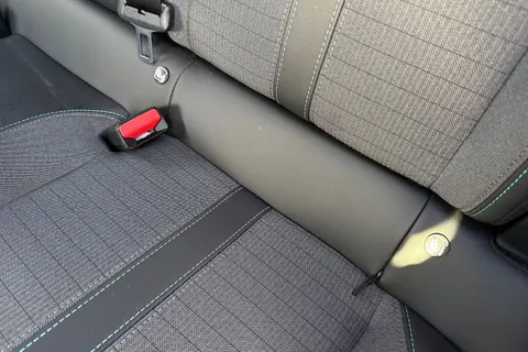 VU72OWE PEUGEOT e-208 50kWh Allure Premium + Auto 5dr (7kW Charger) Thumbnail #32