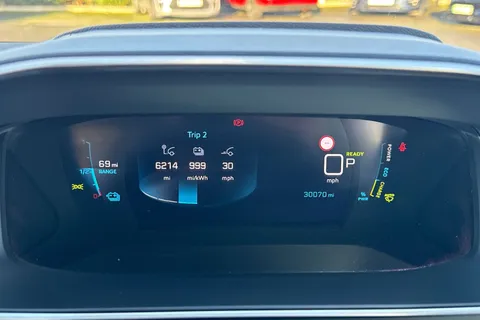 VU72OWE PEUGEOT e-208 50kWh Allure Premium + Auto 5dr (7kW Charger) Thumbnail #45