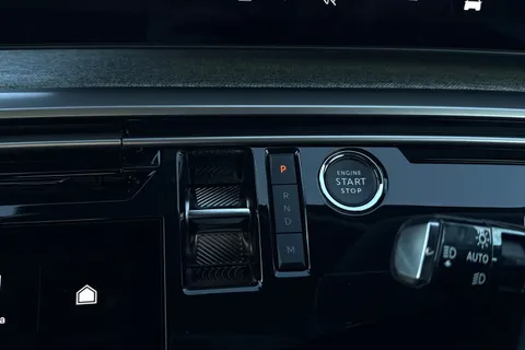 KM25WOY PEUGEOT 3008 1.2 HYBRID GT e-DSC6 Euro 6 (s/s) 5dr Thumbnail #51