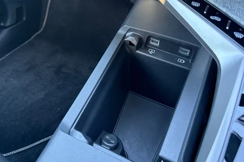 KM25WOY PEUGEOT 3008 1.2 HYBRID GT e-DSC6 Euro 6 (s/s) 5dr Thumbnail #52