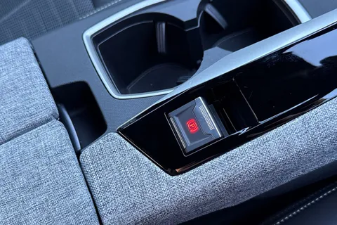 KM25WOY PEUGEOT 3008 1.2 HYBRID GT e-DSC6 Euro 6 (s/s) 5dr Thumbnail #55