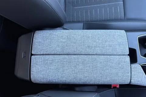 KM25WOY PEUGEOT 3008 1.2 HYBRID GT e-DSC6 Euro 6 (s/s) 5dr Thumbnail #56