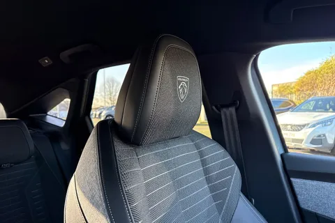 KM25WOY PEUGEOT 3008 1.2 HYBRID GT e-DSC6 Euro 6 (s/s) 5dr Thumbnail #58