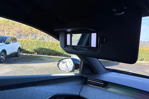 KM25WOY PEUGEOT 3008 1.2 HYBRID GT e-DSC6 Euro 6 (s/s) 5dr Thumbnail #61