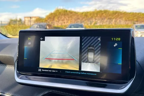 VU72OWE PEUGEOT e-208 50kWh Allure Premium + Auto 5dr (7kW Charger) Thumbnail #57