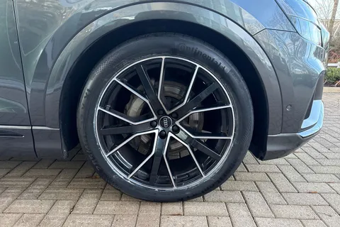 10 of 61 for Audi Q8 MY23.5 Black Edition 55 TFSI quattro 340 PS tiptronic