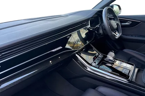 15 of 61 for Audi Q8 MY23.5 Black Edition 55 TFSI quattro 340 PS tiptronic