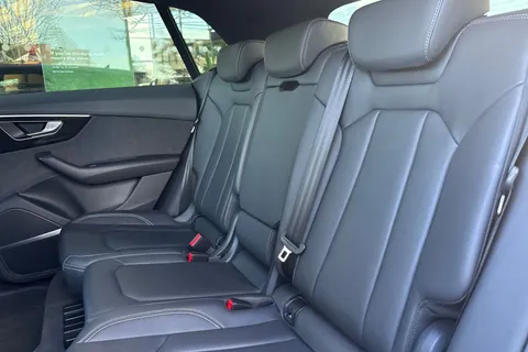 19 of 61 for Audi Q8 MY23.5 Black Edition 55 TFSI quattro 340 PS tiptronic