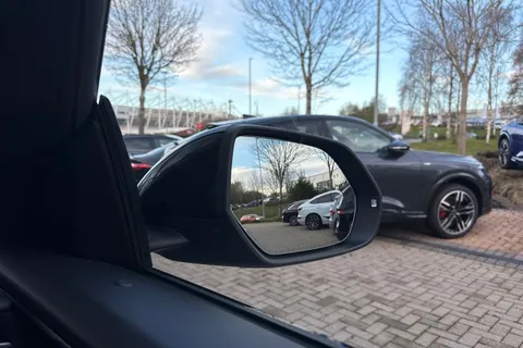 21 of 61 for Audi Q8 MY23.5 Black Edition 55 TFSI quattro 340 PS tiptronic