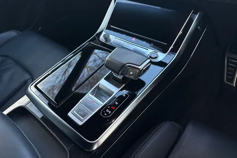 23 of 61 for Audi Q8 MY23.5 Black Edition 55 TFSI quattro 340 PS tiptronic