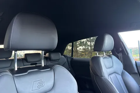 24 of 61 for Audi Q8 MY23.5 Black Edition 55 TFSI quattro 340 PS tiptronic