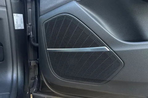 27 of 61 for Audi Q8 MY23.5 Black Edition 55 TFSI quattro 340 PS tiptronic