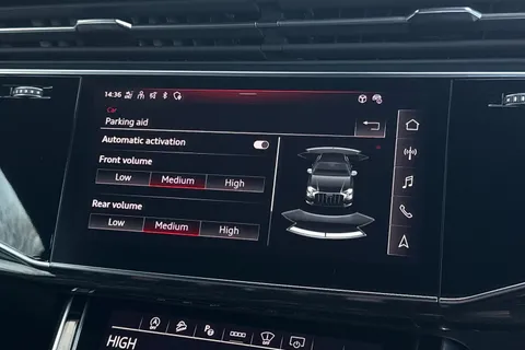 33 of 61 for Audi Q8 MY23.5 Black Edition 55 TFSI quattro 340 PS tiptronic