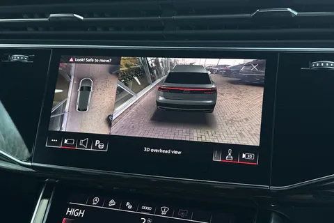 34 of 61 for Audi Q8 MY23.5 Black Edition 55 TFSI quattro 340 PS tiptronic