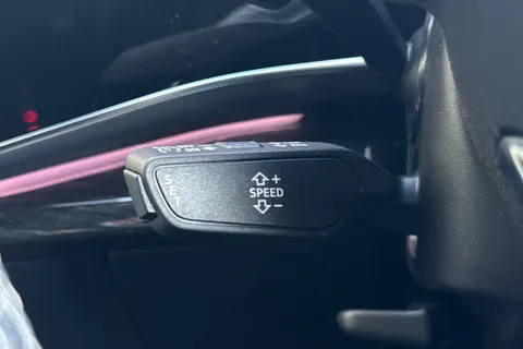 41 of 61 for Audi Q8 MY23.5 Black Edition 55 TFSI quattro 340 PS tiptronic