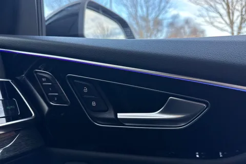 43 of 61 for Audi Q8 MY23.5 Black Edition 55 TFSI quattro 340 PS tiptronic