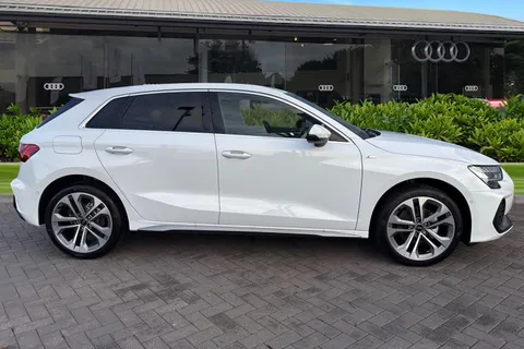  Audi A3 1.5 TFSI S line Sportback Euro 6 (s/s) 5dr Thumbnail #3