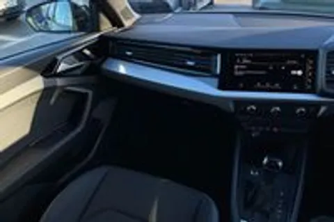  Audi A1 1.0 TFSI 30 Black Edition Sportback Euro 6 (s/s) 5dr Thumbnail #19