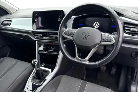 MW72KUJ Volkswagen T-Roc 1.0 TSI Life Euro 6 (s/s) 5dr Thumbnail #15