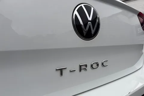 MW72KUJ Volkswagen T-Roc 1.0 TSI Life Euro 6 (s/s) 5dr Thumbnail #27