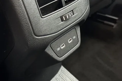 MW72KUJ Volkswagen T-Roc 1.0 TSI Life Euro 6 (s/s) 5dr Thumbnail #30