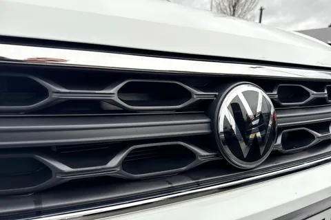 MW72KUJ Volkswagen T-Roc 1.0 TSI Life Euro 6 (s/s) 5dr Thumbnail #33