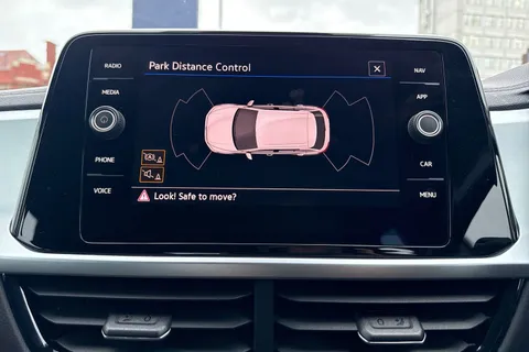 MW72KUJ Volkswagen T-Roc 1.0 TSI Life Euro 6 (s/s) 5dr Thumbnail #38