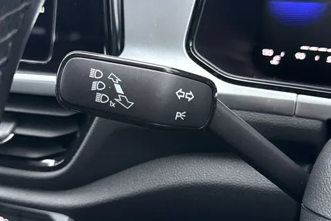 MW72KUJ Volkswagen T-Roc 1.0 TSI Life Euro 6 (s/s) 5dr Thumbnail #39