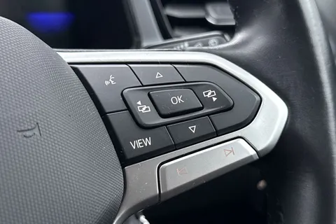 MW72KUJ Volkswagen T-Roc 1.0 TSI Life Euro 6 (s/s) 5dr Thumbnail #42