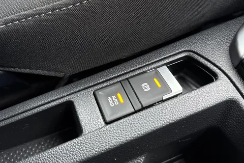 MW72KUJ Volkswagen T-Roc 1.0 TSI Life Euro 6 (s/s) 5dr Thumbnail #44