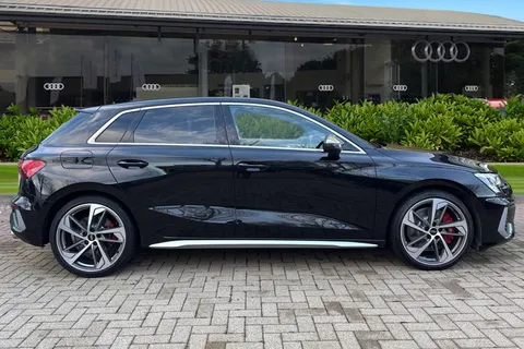 DL23WOY Audi S3 2.0 TFSI Sportback S Tronic quattro Euro 6 (s/s) 5dr Thumbnail #4