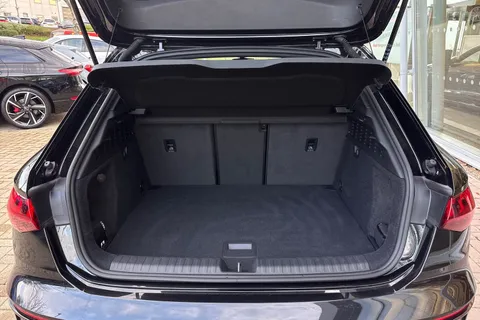 DL23WOY Audi S3 2.0 TFSI Sportback S Tronic quattro Euro 6 (s/s) 5dr Thumbnail #8