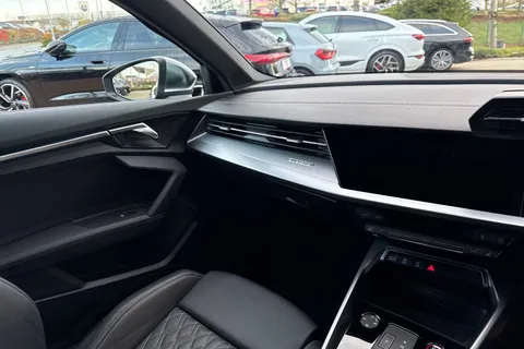 DL23WOY Audi S3 2.0 TFSI Sportback S Tronic quattro Euro 6 (s/s) 5dr Thumbnail #21