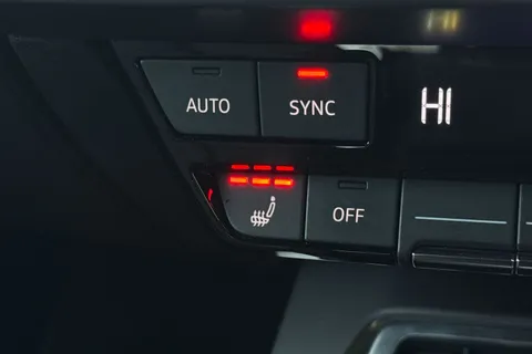 DL23WOY Audi S3 2.0 TFSI Sportback S Tronic quattro Euro 6 (s/s) 5dr Thumbnail #47