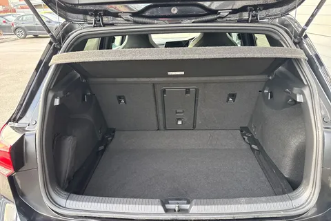 DA22XSH Volkswagen Golf 2.0 TDI R-Line Euro 6 (s/s) 5dr Thumbnail #8