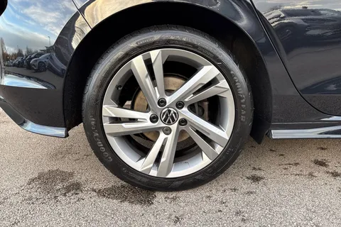 DA22XSH Volkswagen Golf 2.0 TDI R-Line Euro 6 (s/s) 5dr Thumbnail #12