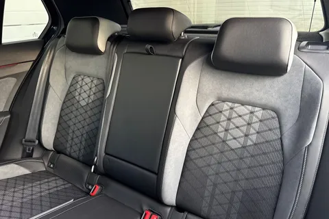 DA22XSH Volkswagen Golf 2.0 TDI R-Line Euro 6 (s/s) 5dr Thumbnail #20