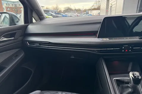 DA22XSH Volkswagen Golf 2.0 TDI R-Line Euro 6 (s/s) 5dr Thumbnail #21