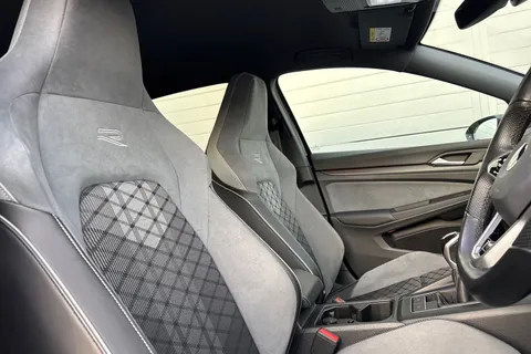 DA22XSH Volkswagen Golf 2.0 TDI R-Line Euro 6 (s/s) 5dr Thumbnail #25