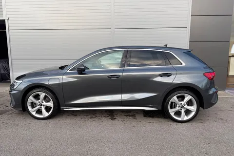 DC22HOA Audi A3 1.4 TFSIe 40 S line Sportback S Tronic Euro 6 (s/s) 5dr 13kWh Thumbnail #35