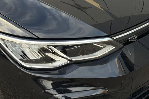 DA22XSH Volkswagen Golf 2.0 TDI R-Line Euro 6 (s/s) 5dr Thumbnail #46